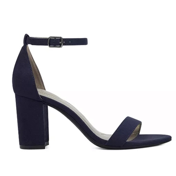 Bandolino Women's Blue Armory Dress Sandals/ Heels| Size 8 - Picture 2 of 8